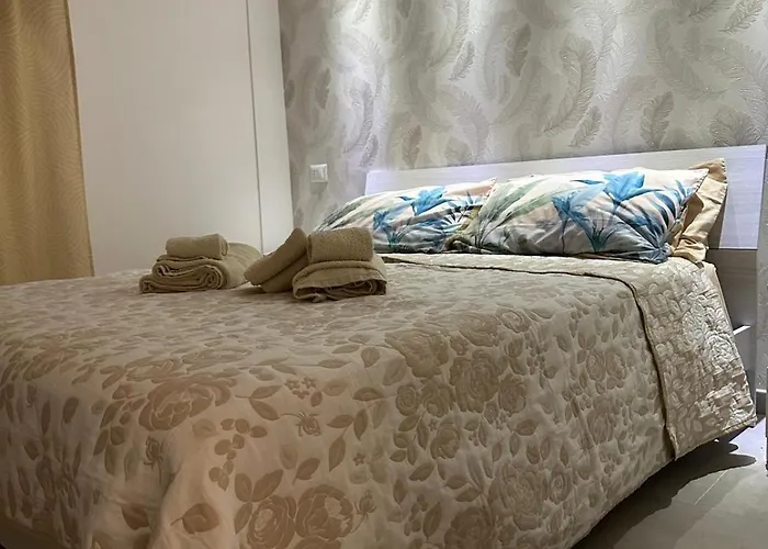 Dante Apartment *